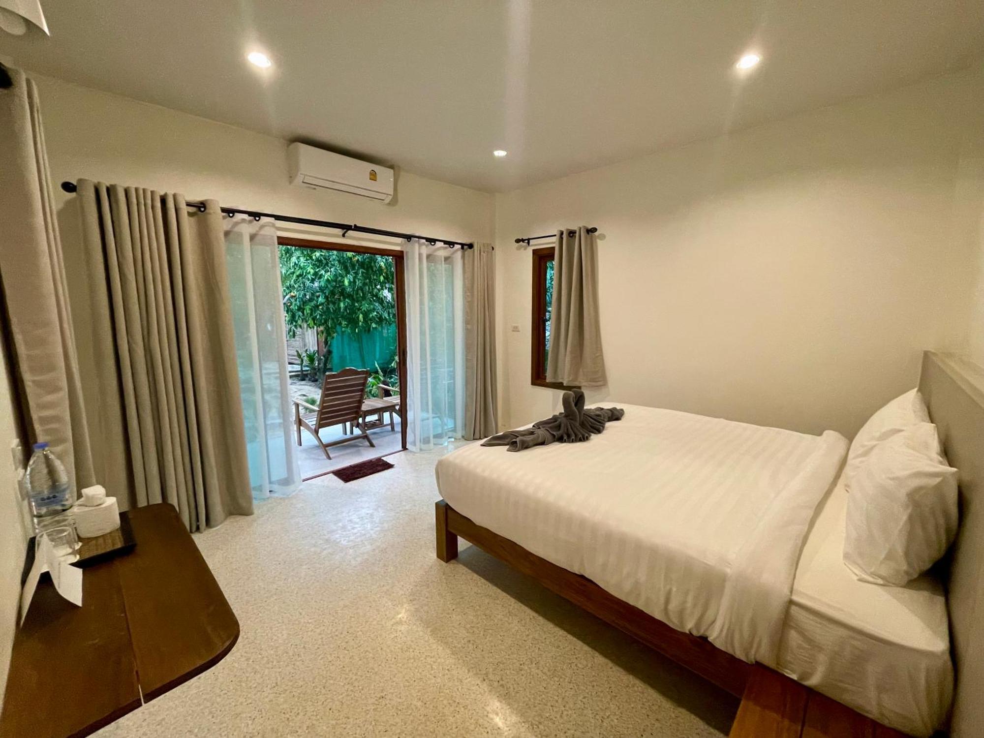 Sunny Cove Beach Resort Koh Phayam Ranong Kültér fotó