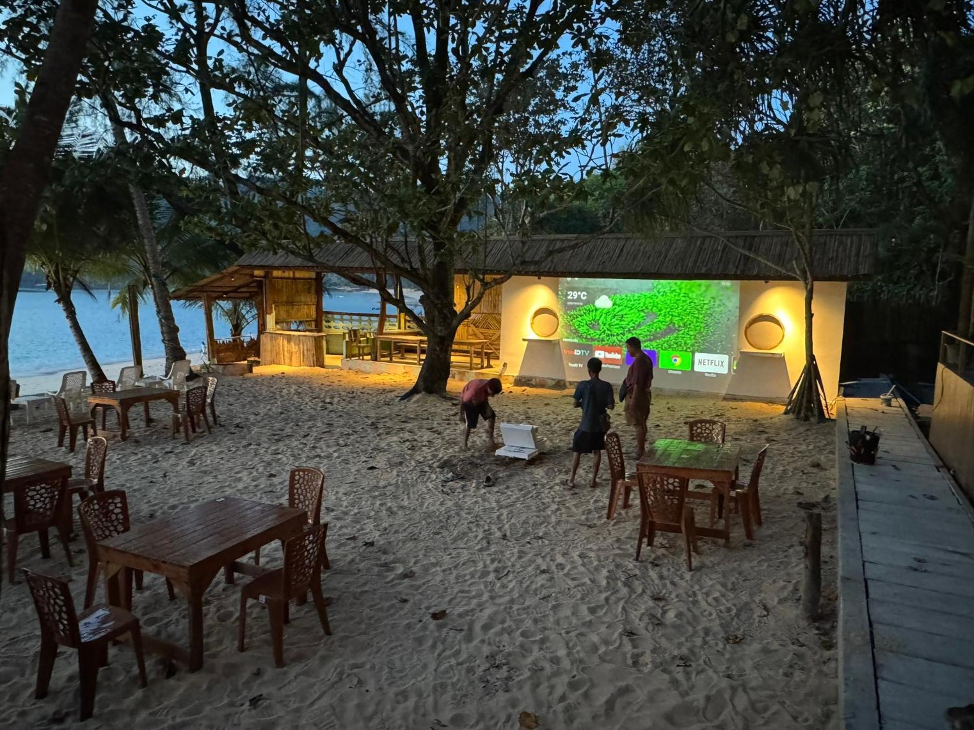 Sunny Cove Beach Resort Koh Phayam Ranong Kültér fotó