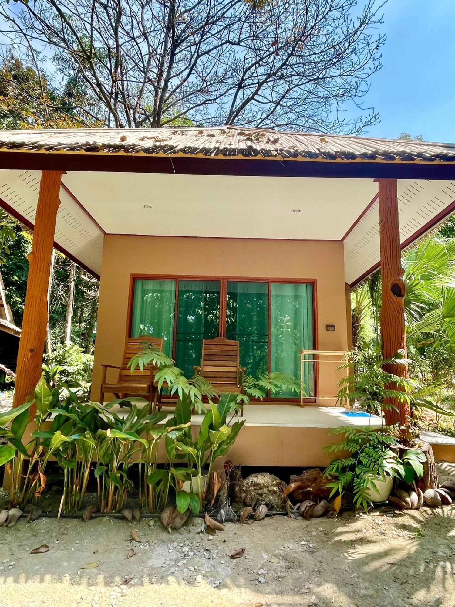 Sunny Cove Beach Resort Koh Phayam Ranong Kültér fotó